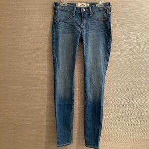 Hollister Jeans 24